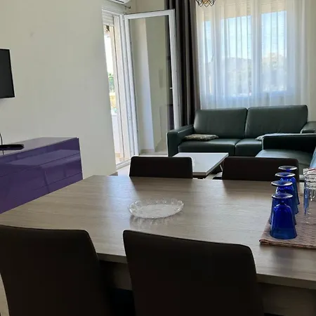 Apartamento Todhe - Gjiri Lalezit 500m From The