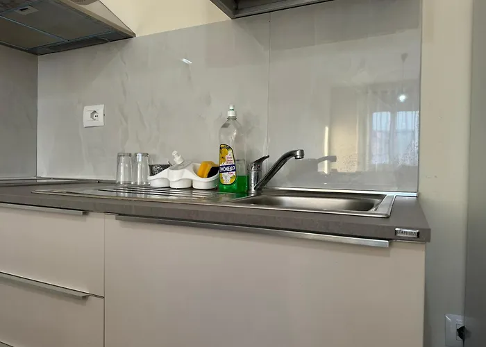 Todhe - Gjiri Lalezit 500m From The Apartment Durres